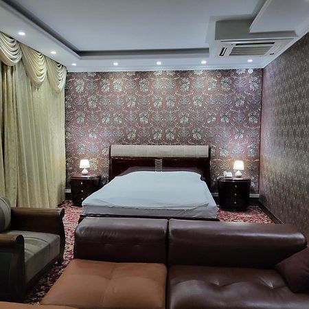 Seoul Hotel Shymkent Bagian luar foto