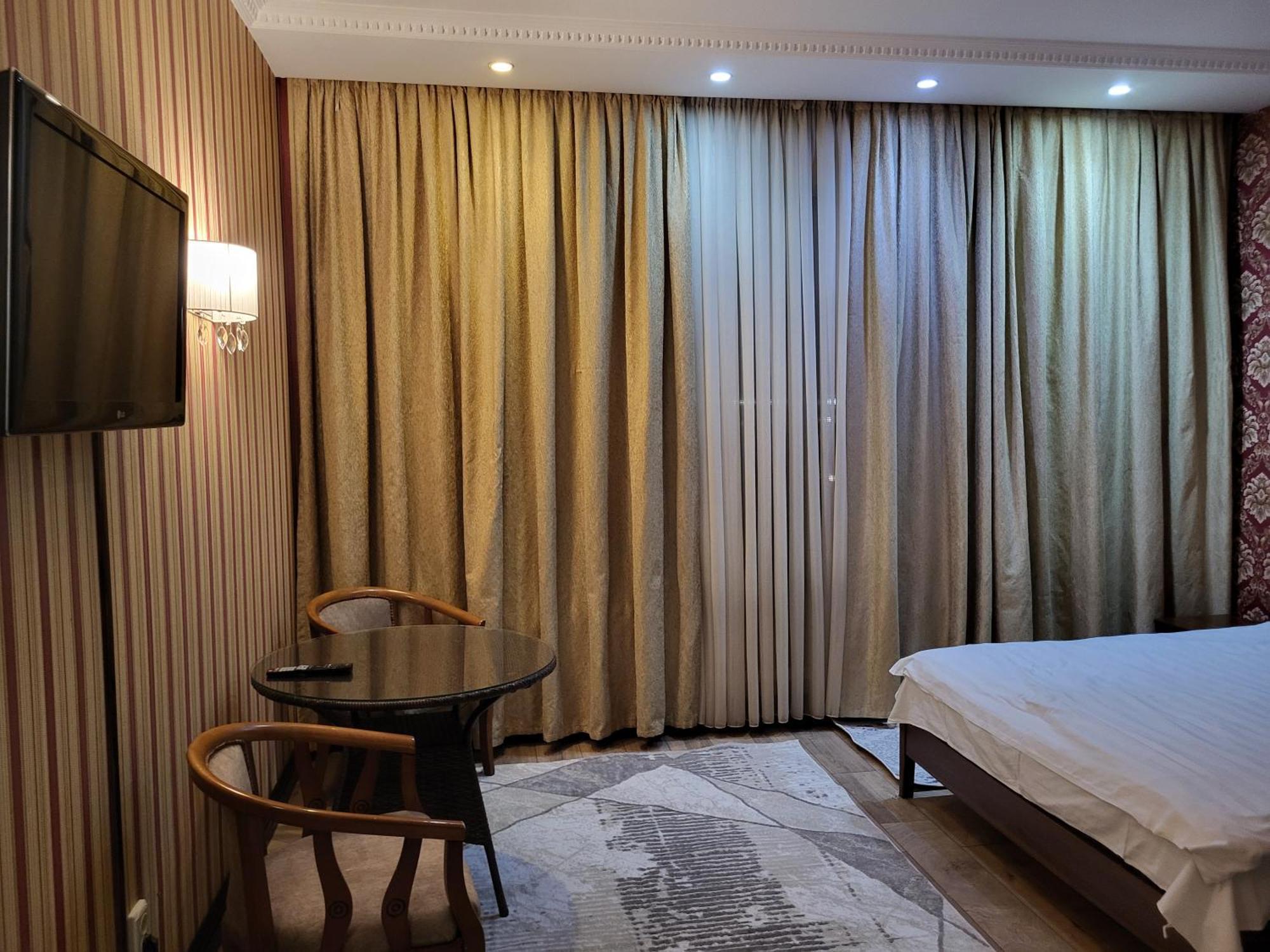 Seoul Hotel Shymkent Ruang foto