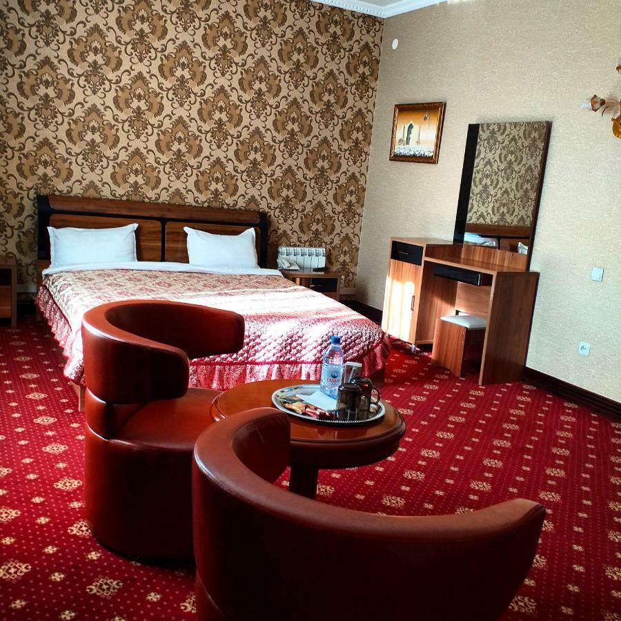 Seoul Hotel Shymkent Bagian luar foto