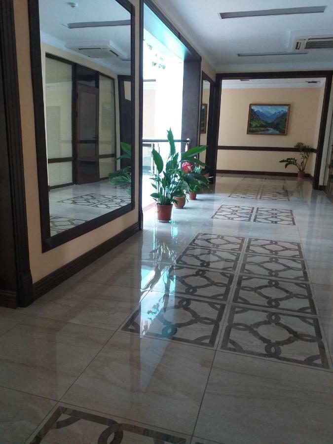 Seoul Hotel Shymkent Bagian luar foto