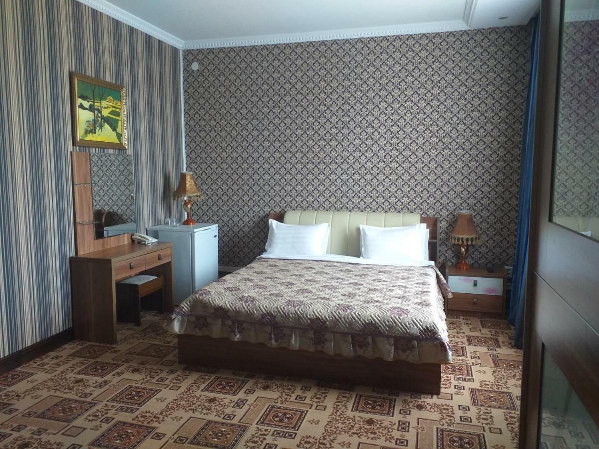 Seoul Hotel Shymkent Bagian luar foto