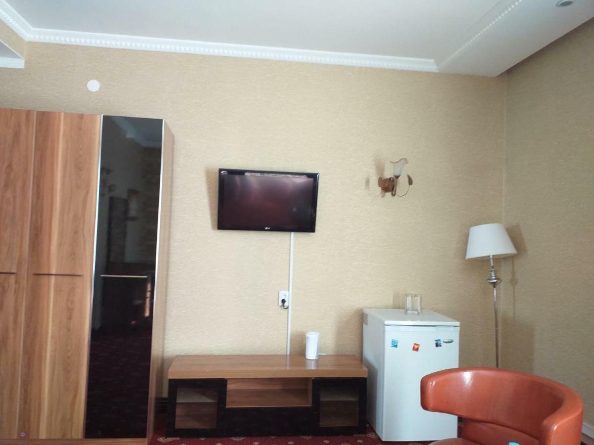 Seoul Hotel Shymkent Bagian luar foto