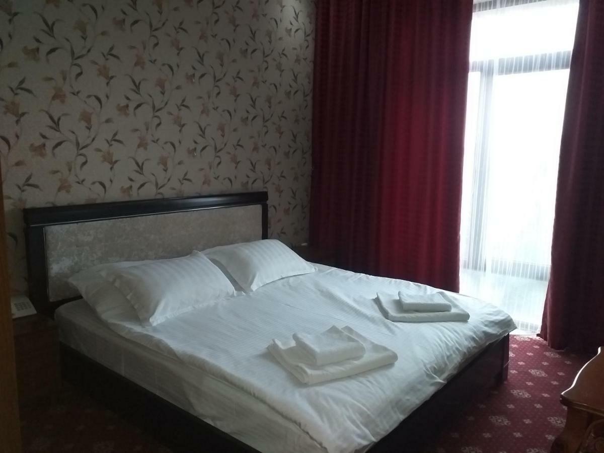 Seoul Hotel Shymkent Bagian luar foto