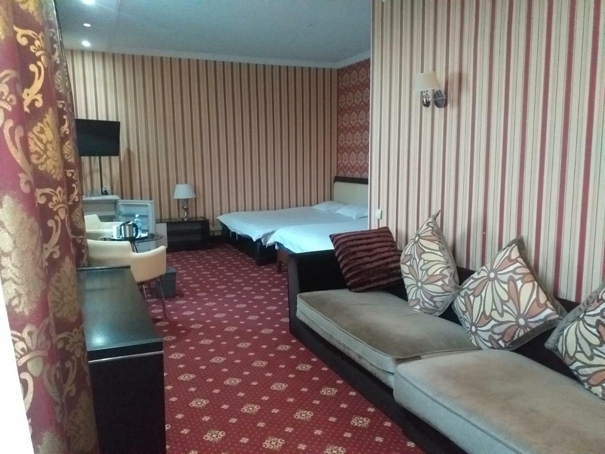 Seoul Hotel Shymkent Bagian luar foto